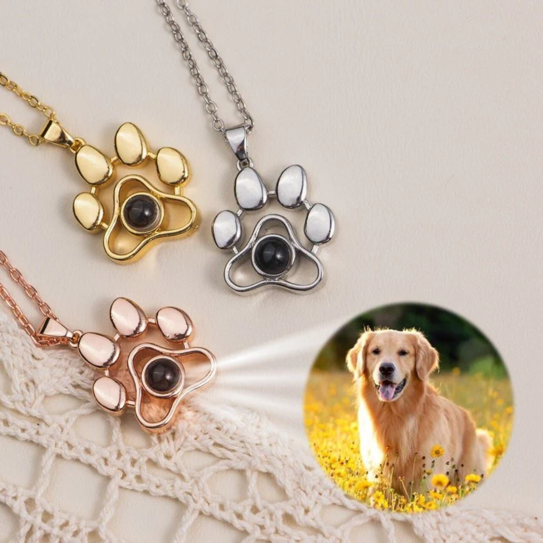 Gravet Personalized Pet Photo Necklace